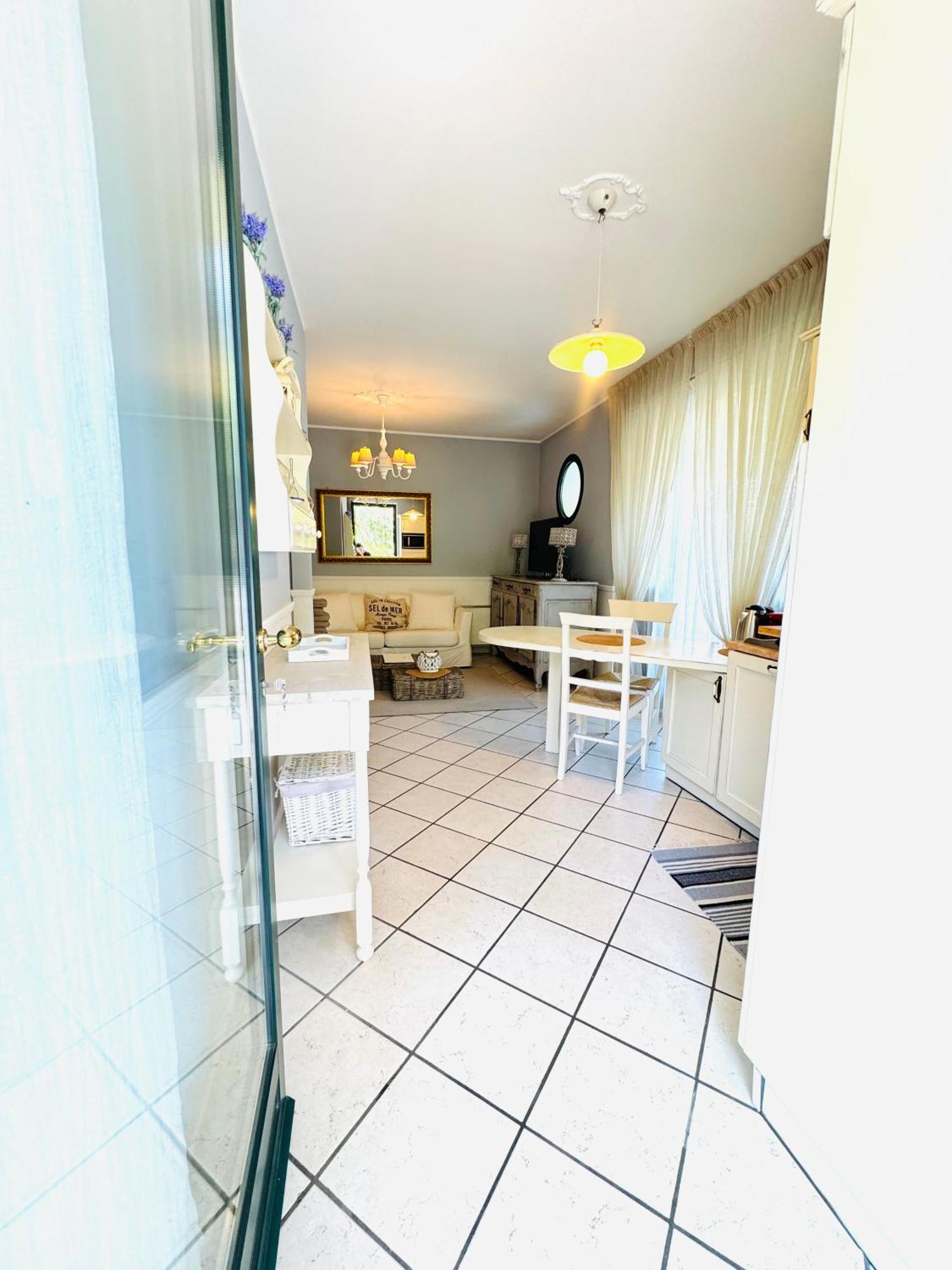 Appartamento La Perla Torri Del Benaco Exterior foto